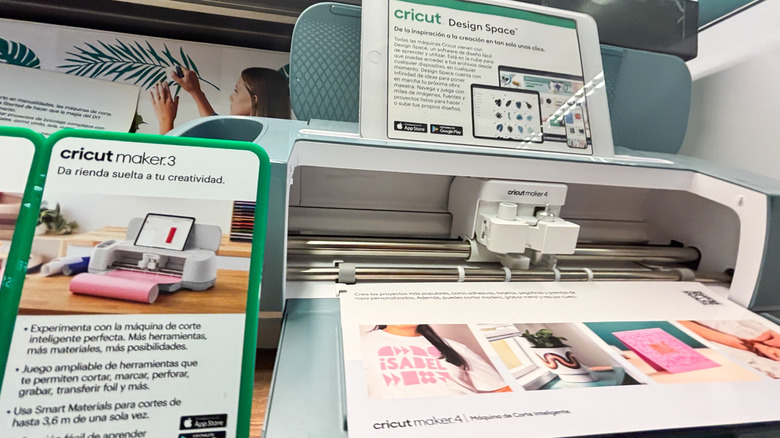 Store display of the Cricut Maker 3 device