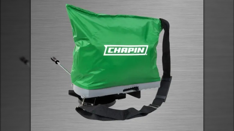 Chapin 25-Pound Waterproof Broadcast Bag against a grey wood-grain background