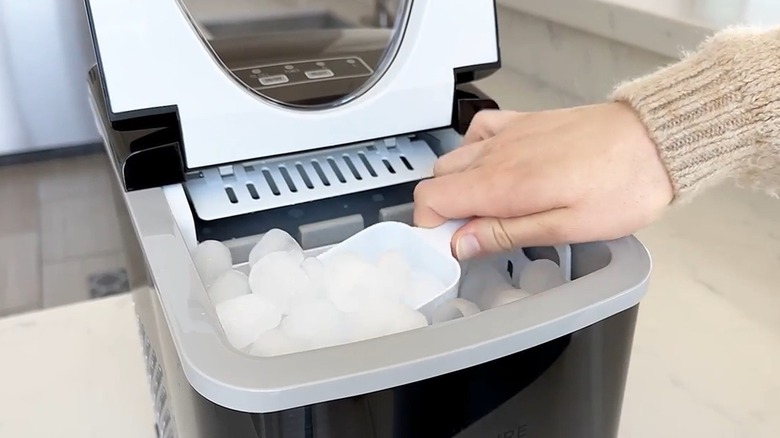 Frigidaire bullet ice machine