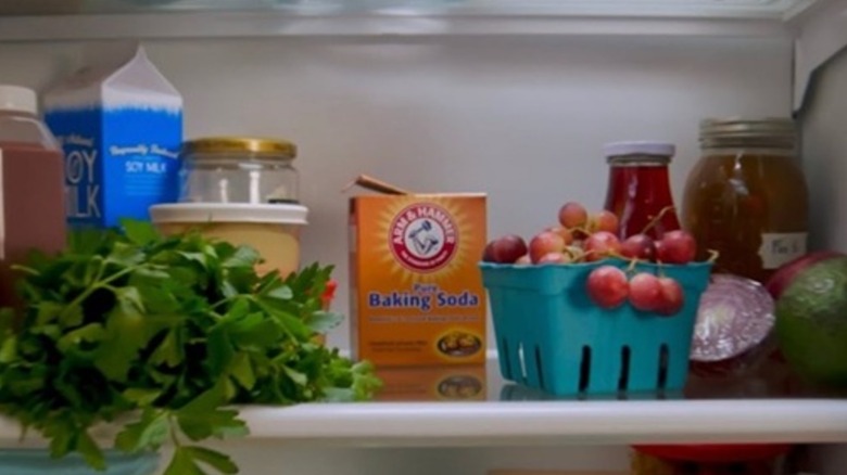 Baking soda in refrigerator