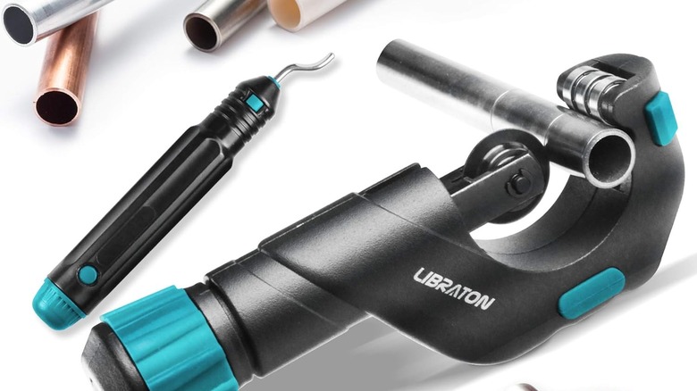 libraton pipe cutter set on table
