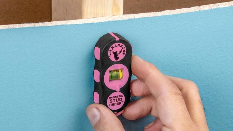 C. H. Hanson Magnetic Stud Finder in pink