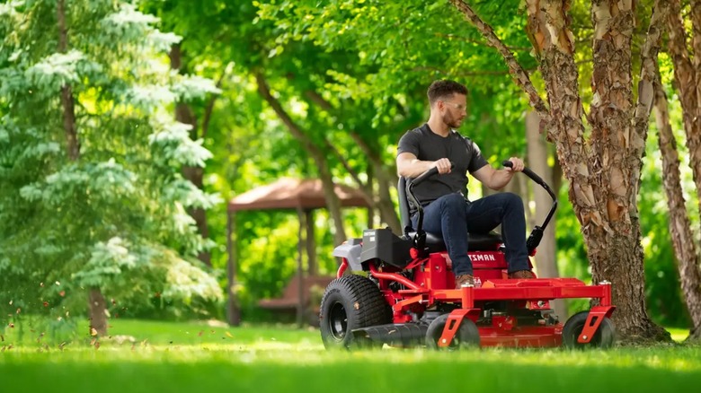mowing lawn with Craftsman Z3200