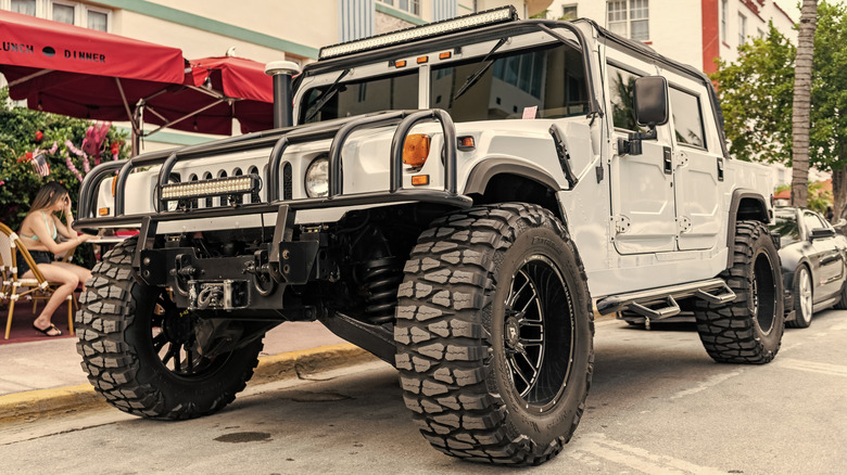 White AM General '92 Hummer