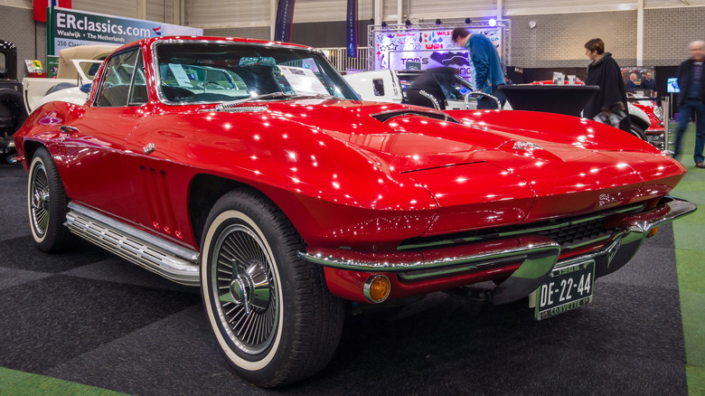 1965 Chevrolet Corvette Sting Ray C2 427 at International Exhibition InterClassics & Topmobiel 2016