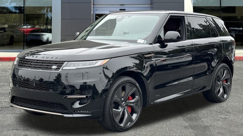 2024 Range Rover Sport P550e in driveway