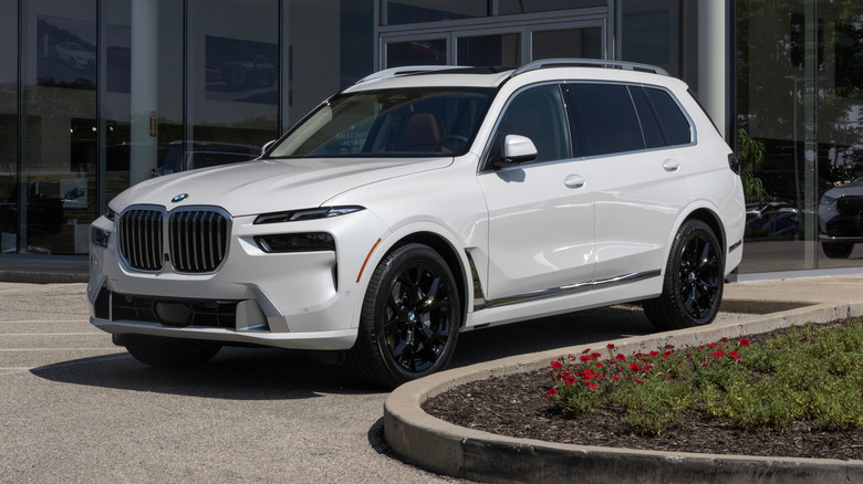 2025 BMW X7 xDrive 40i
