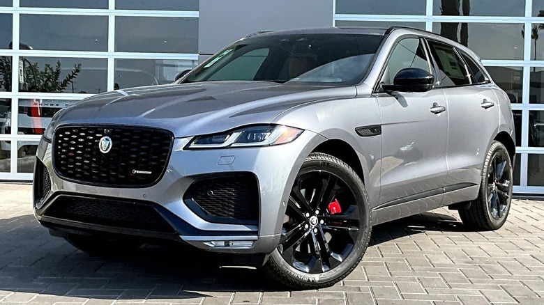 2025 Jaguar F-Pace P400