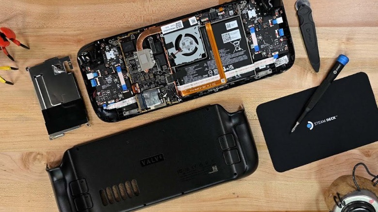 internal components of the Steam Deck