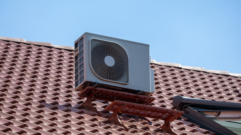 Air conditioner unit on the roof of a home