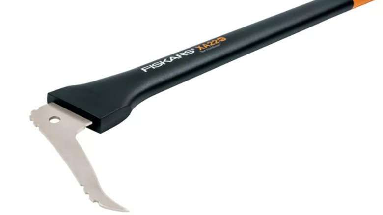 A Fiskars hookaroon against a white background