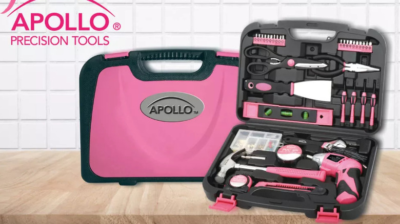 Representation of closed Apollo Tools closed case and open case with tools showing