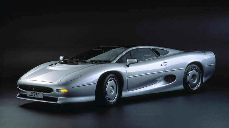 Jaguar XJ220 in museum photo shoot