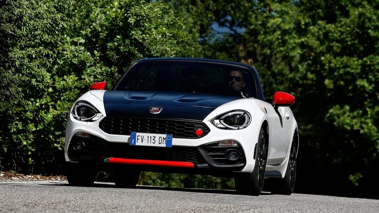 Abarth 124 Spider driving