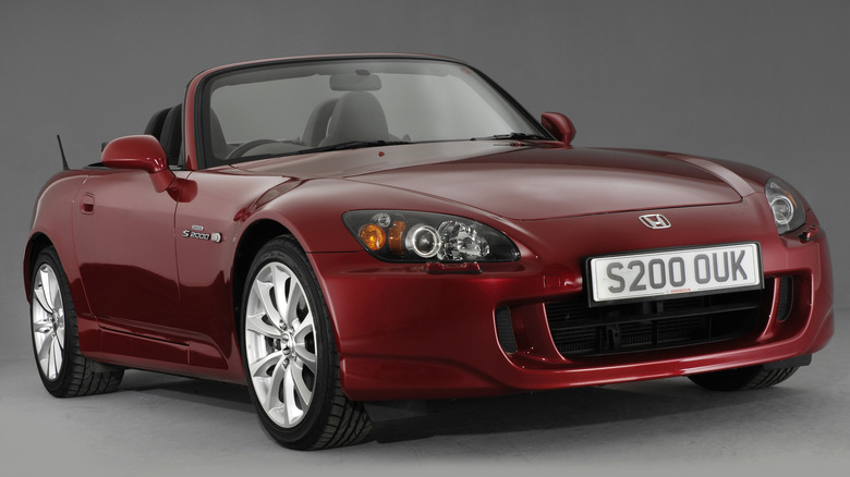 Honda S2000 with UK license plate