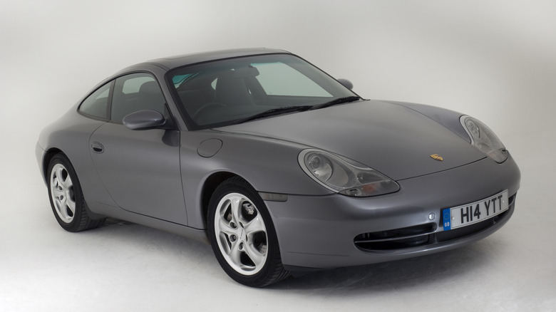 Porsche 911 996 in gray