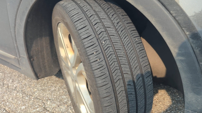A close up shot of the Hankook Kinergy PT tire