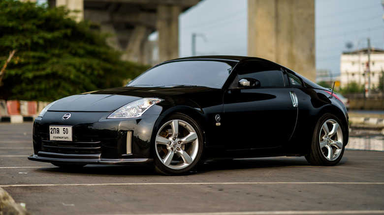 Nissan 350Z in black