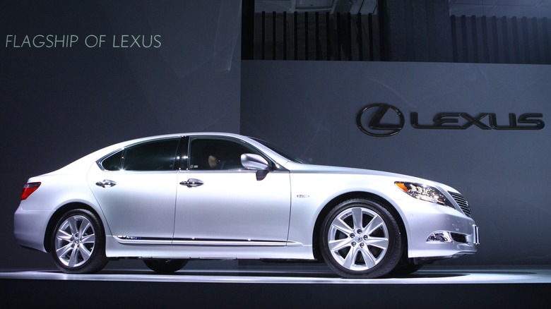 2007 Lexus LS600h on show at an event