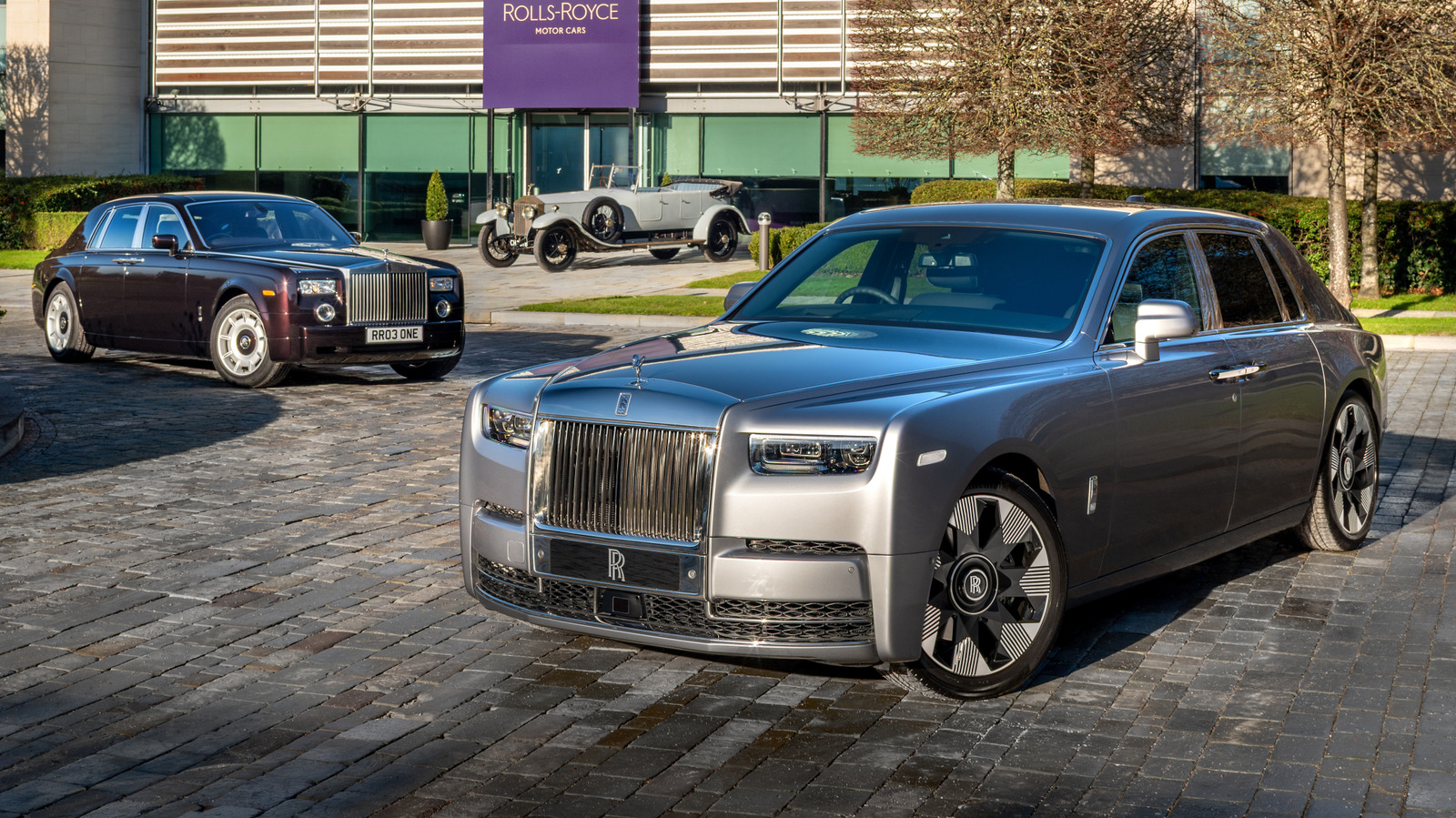 12 Celebrities Who Own A Rolls-Royce Phantom