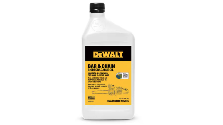 16-Ounce Biodegradable Bar and Chain Oil bottle on display