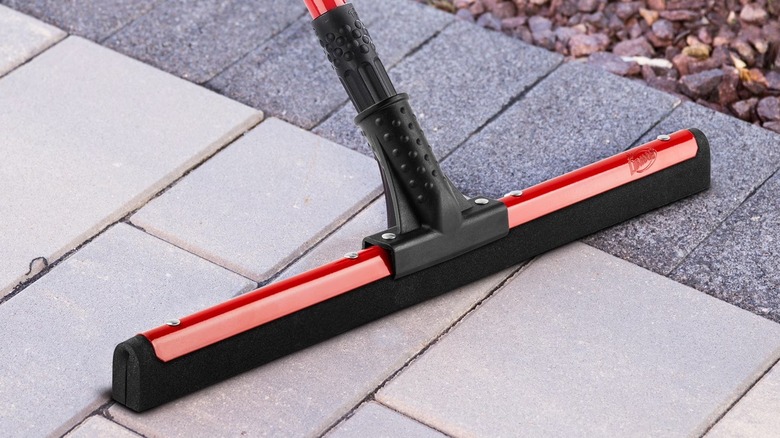 close up of push squeegee