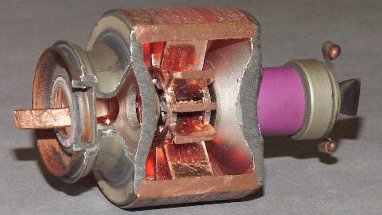 A cutout of a resonant-cavity magnetron showing its internal sections
