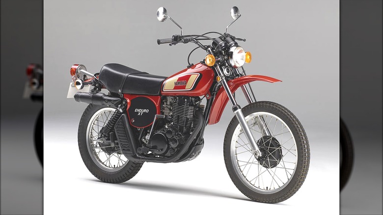 An image of a red and black XT 500 in a plain background.