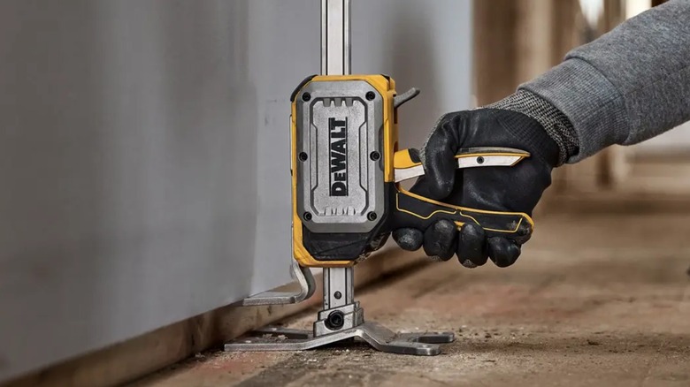 lifting drywall with construction jack