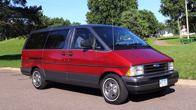 Ford Aerostar XL minivan front 3/4 view