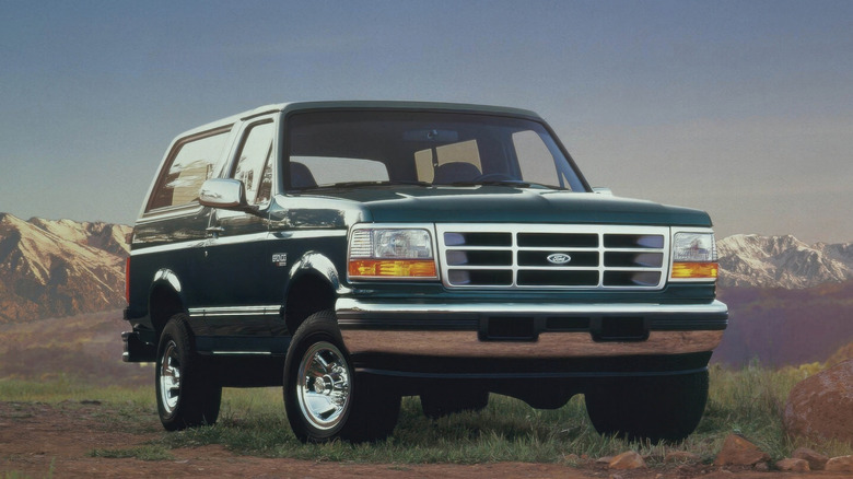 Ford Bronco fifth-gen front 3/4 view