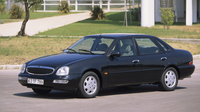 Ford Scorpio Mk II front 3/4 view