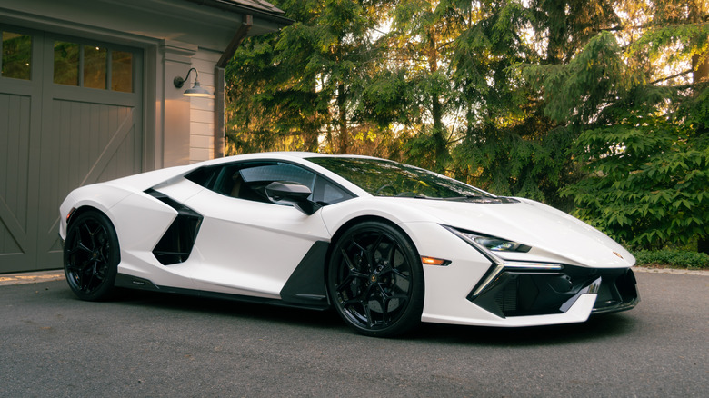 Lamborghini Revuelto