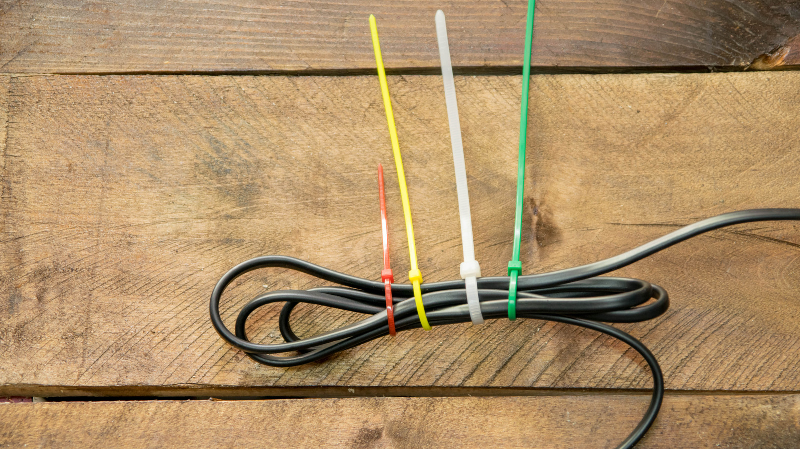 12 Genius Uses For Zip Ties You Probably Never Thought Of