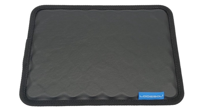 Black magnetic mat