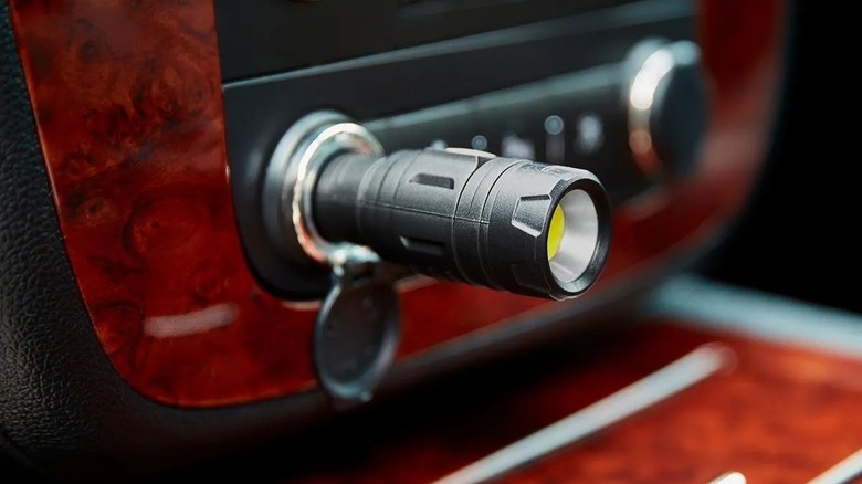 Mini flashlight in car 12V port