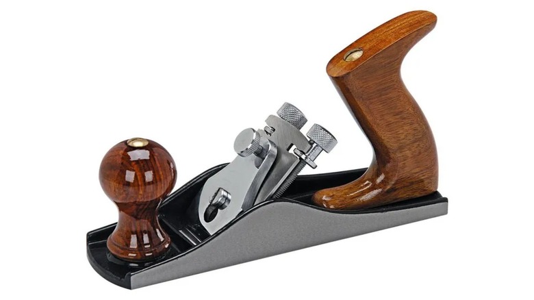 A Windsor Design No. 33 Bench Plane against a white background
