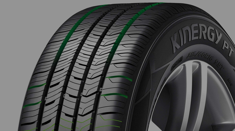 A closeup shot of Hankook Kinergy PT H737 tire