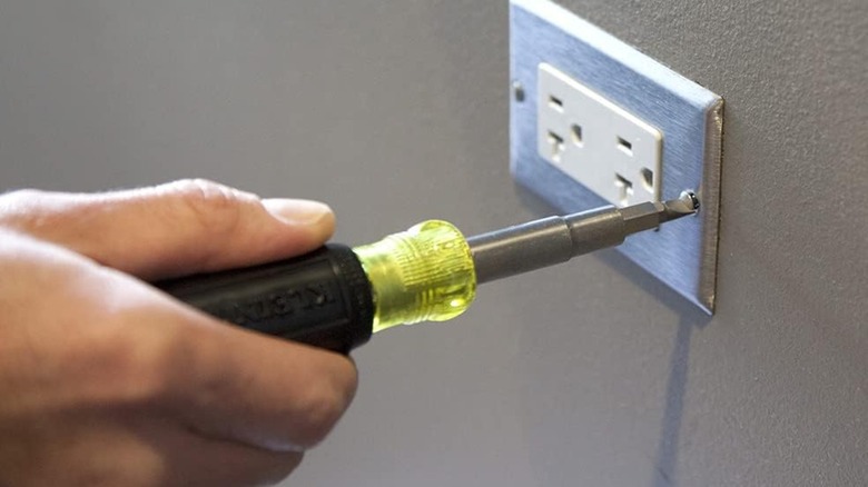 Klein Tools 11-in-1 Multibit Screwdriver/Nut Driver