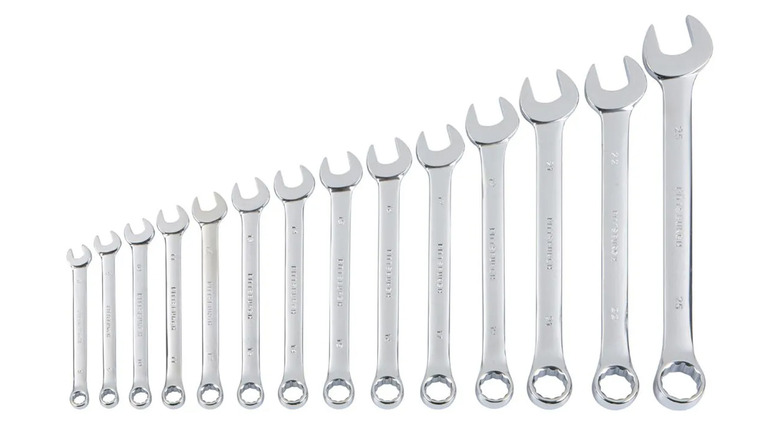 A set of 14 wrenches in metric measurements