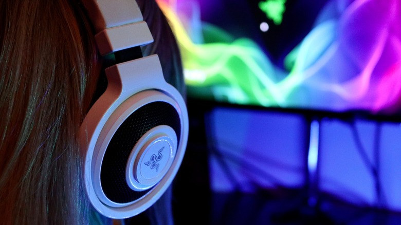razer headphones used while gaming