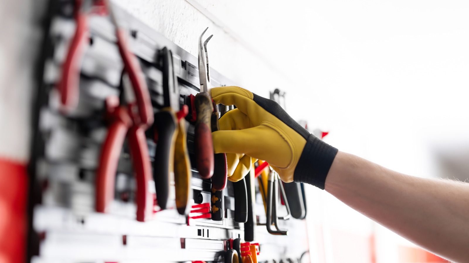 12 Magnetic Gadgets From Harbor Freight To Help Organize Your Shop