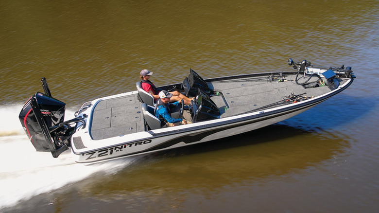 Nitro Z21 on the water