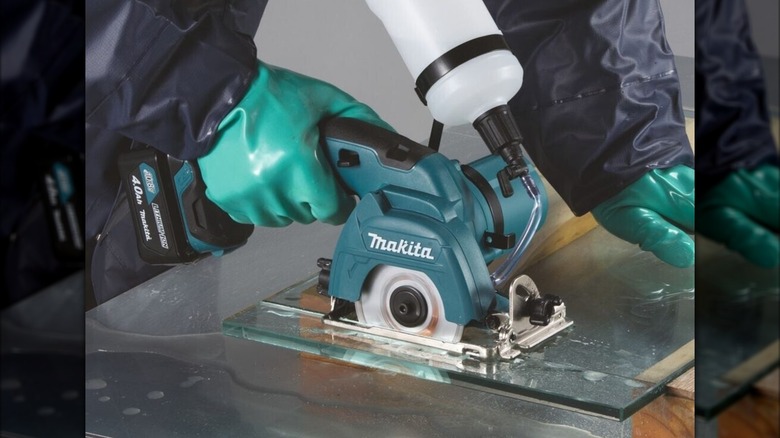 cutting glass with Makita glass saw