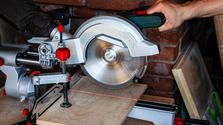 miter saw with a laser line