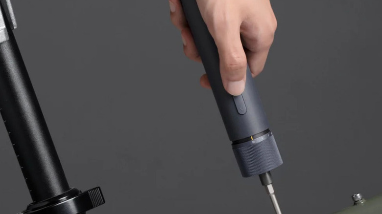 using electric screwdriver on wood