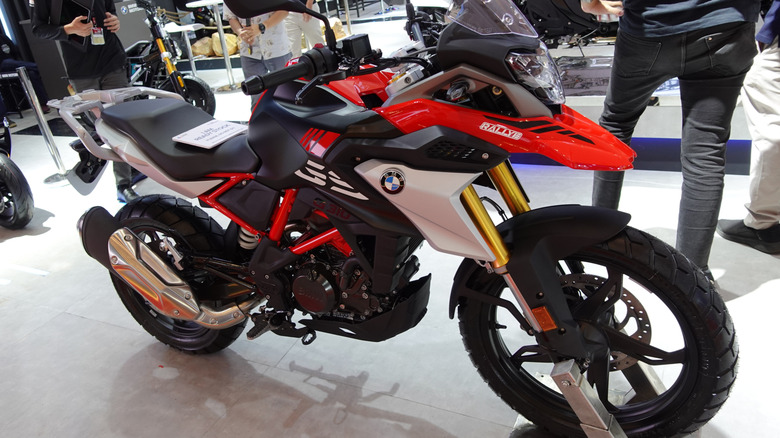 BMW G 310 GS red and white