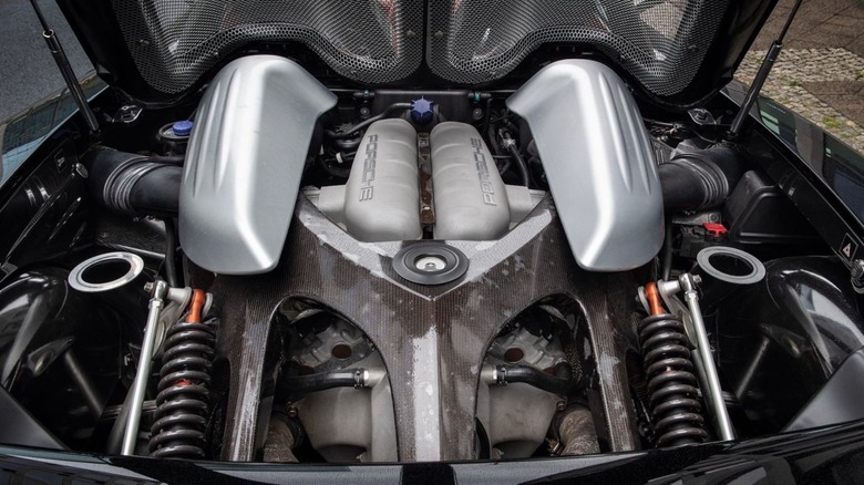 Porsche Carrera GT 5.7L V10 engine