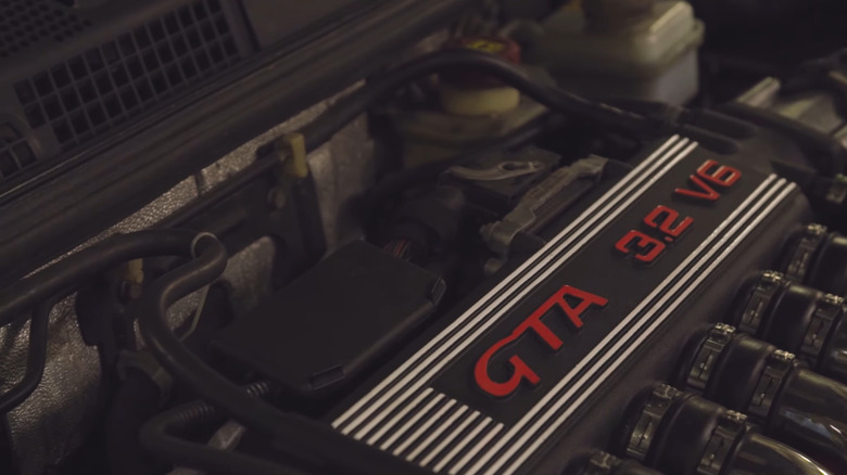Alfa Romeo 147 GTA 3.2-liter V6 Busso engine valve cover