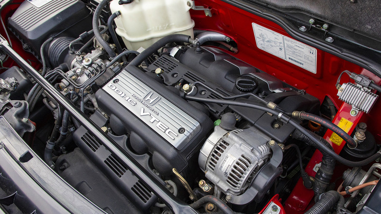 Acura NSX V6 DOHC engine under the hood
